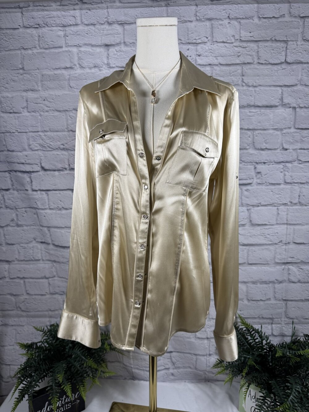 White House Black Market Champagne Silk Stretch Snap Button Shirt 10 Western